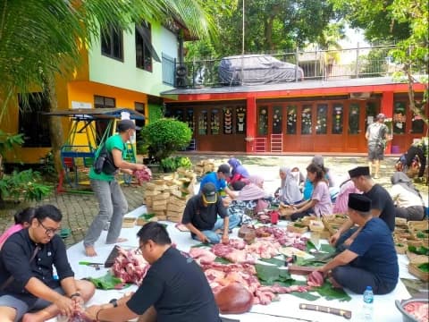 Besek Bambu untuk Daging Kurban, Ikhtiar LAZISNU Jaga Lingkungan