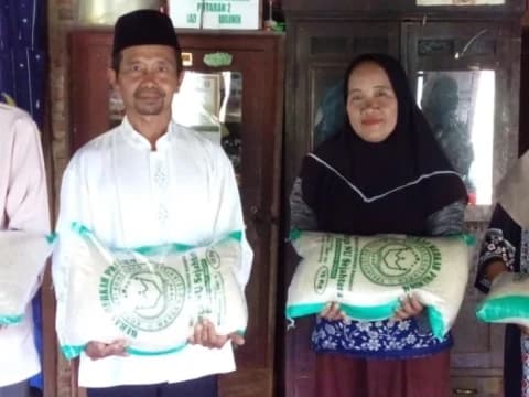 4 Ton Beras Hasil Koin Disalurkan LAZISNU Pringsewu untuk Guru Ngaji