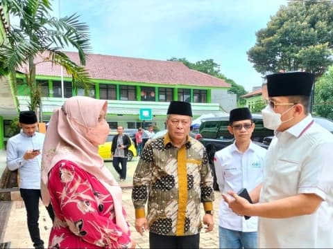 LAZISNU PBNU Santuni Keluarga Siswa MTsN 19 Pondok Labu yang Meninggal Dunia
