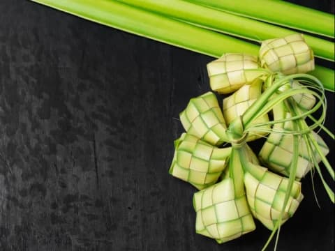 Kandungan Nutrisi Beras Pengisi Ketupat dalam Kajian Thibbun Nabawi