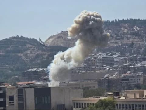 Israel Serang Markas Kemenhan Suriah