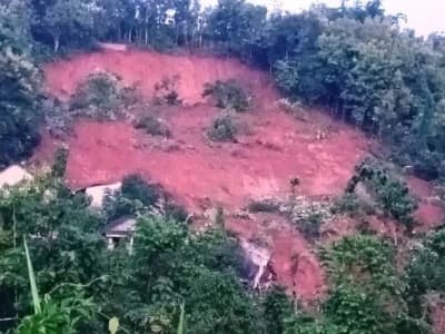 Warga Jawa Timur Harus Waspada, 33 Daerah Berpotensi Longsor