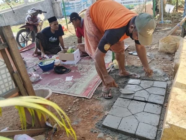 Ubah Abu Sampah Jadi Paving, Upaya Jaga Lingkungan