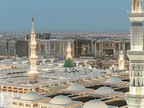 Makin Bebas, Saudi Pastikan Kesakralan Makkah dan Madinah Tetap Terjaga