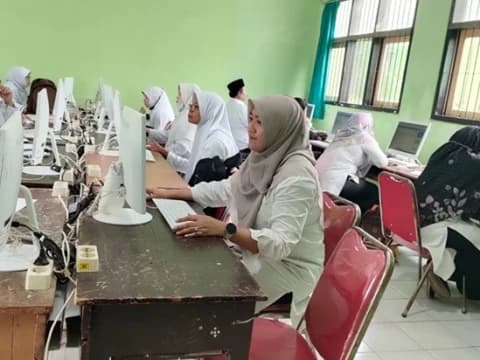 437 Ribu Guru Madrasah Belum Tersertifikasi, Kemenag Akui Terkendala Regulasi dan Anggaran
