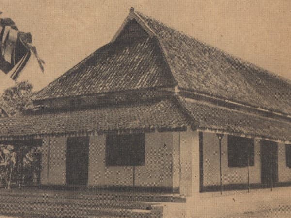 Kolonial Belanda Menekan Guru