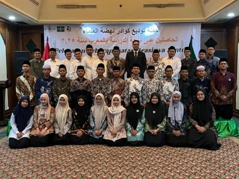 PBNU Lepas 24 Santri Peraih Beasiswa Kuliah di Maroko