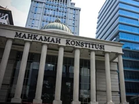 MK Kabulkan Penarikan Gugatan Batas Minimal Usia Capres Cawapres