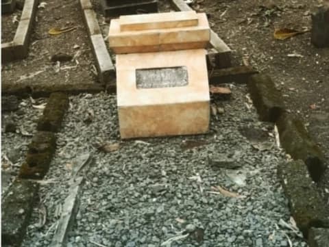 Mbah Asnawi Mukmin: Tali Simpul Waliyullah Nganjuk dan Bojonegoro