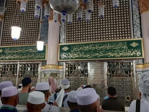 Doa saat Ziarah di Makam Rasulullah Saw