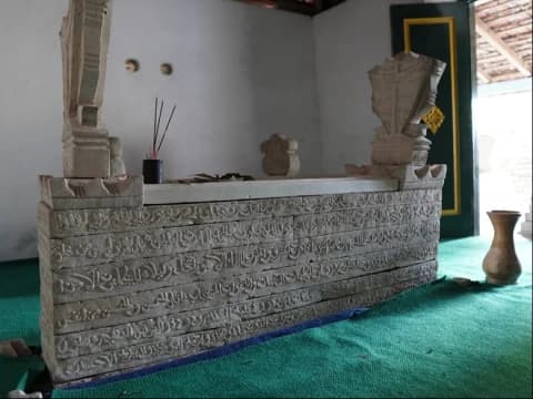 Sumodiningrat adalah Sumodiningrat, bukan Habib Hasan bin Yahya