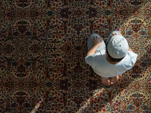 Khutbah Jumat: Hidupkan Malam Ramadhan dengan Amal Saleh