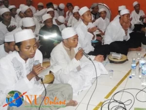 Kiai Mujib Qulyubi Jelaskan Alasan Sunnah Manaqiban