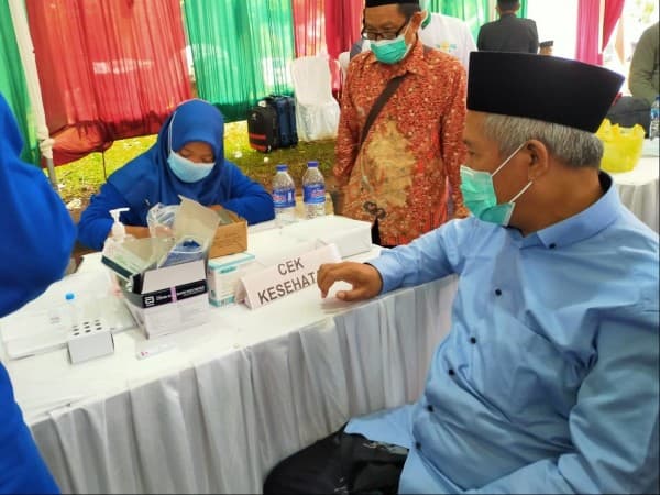 Kiai Marzuki Mustamar Apresiasi Penerapan Prokes Muktamar