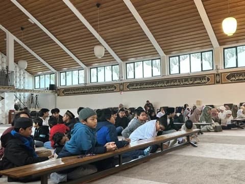 Ibadah Ramadhan di Masjid Al-Hikmah Belanda, Ada Ngaji Khusus Buat Anak-Anak