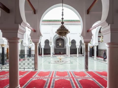 Masjid Ramah Difabel: Kewajiban Syariat dan Solusi Aksesibilitas Fasilitas Publik