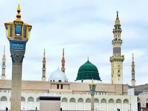 Hati-hati, Merokok Sembarangan di Madinah Didenda 800 Ribu