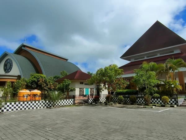 Wujud Kerukunan Masjid Palapa dan GBI di Pulau Dewata