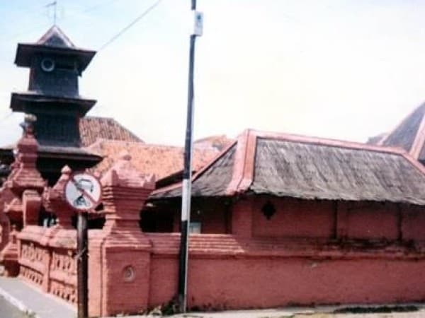 Menguak Nilai Moderasi dari Akulturasi dan Kearifan Lokal Rumah Ibadah Bersejarah