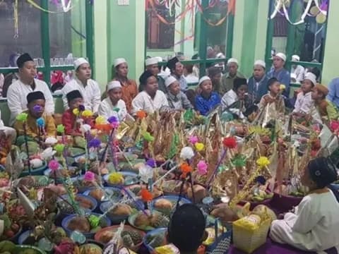 Tradisi Maulid Nabi di Madura: Berlangsung Sebulan Penuh dari Rumah ke Rumah