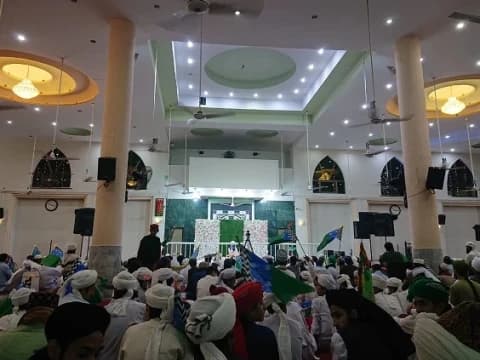 Tradisi Maulid Nabi di Pakistan: Baca Syair-Syair dengan Bahasa Lokal