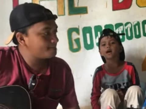 Lirik Lagu 'Joko Tingkir Ngombe Dawet' Diubah Jadi 'Mbah Amir Ngarit Suket'