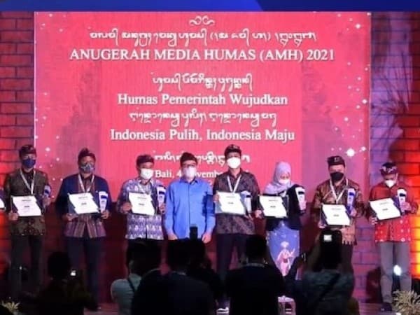 Kemnaker Raih Anugerah Media Humas 2021 Kategori Lembaga Negara