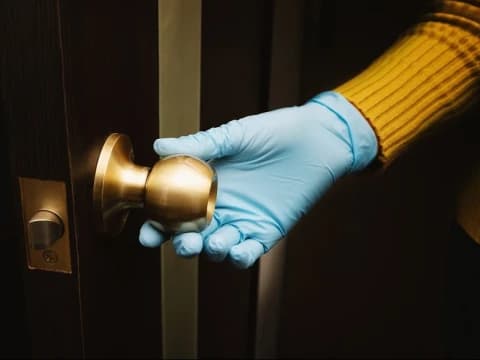 Privasi Tamu Hotel Myze dan Adab Meminta Izin Masuk dalam Islam