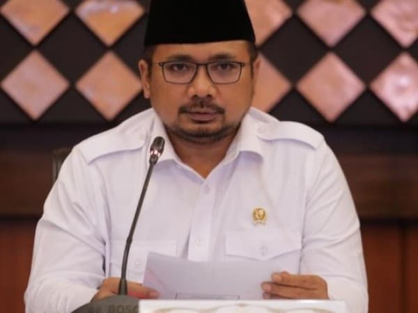 Gus Yaqut Harap Santri Tidak Terjebak dengan Identitas Sarungan