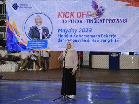 Sambut Mayday 2023, Menaker Ida Resmikan Kompetisi Liga Futsal Pekerja