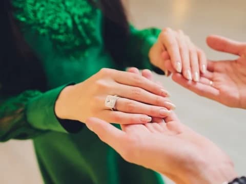 5 Bahaya Hubungan Inses, dari Lahir Cacat hingga Suka Sesama Jenis