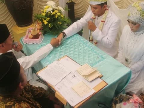 Apakah Orang Tua Berhak Menentukan Calon Pasangan Anaknya?