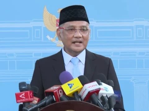 Usai Dilantik Jadi Menteri, Gus Irfan Janji Perbaiki Layanan dan Biaya Haji