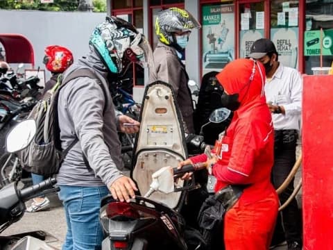 Survei LSI: 58 Persen Setuju Subsidi Harga Barang dan BBM Tidak Dinaikkan