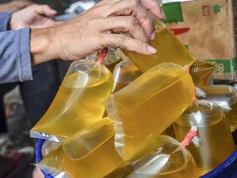 Minyak Goreng Mahal dan Langka, Masyarakat dan Pedagang Kecil Kian Menjerit