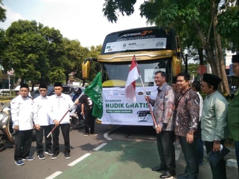 PBNU dan Bank Mandiri Lepas Peserta Mudik Gratis Lebaran 2024