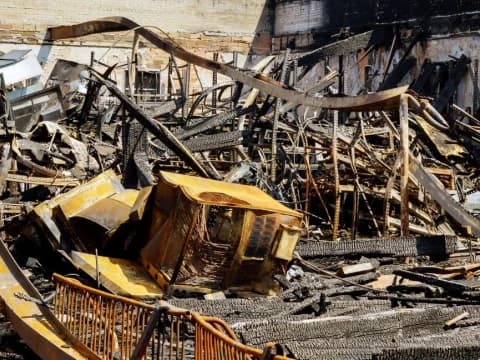 Khutbah Jumat: Etika Saat Melihat Orang yang Terkena Musibah