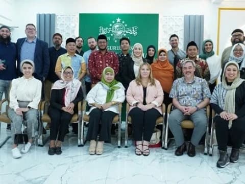 Pemuda Muslim Australia Kunjungi PBNU, Berprofesi Guru hingga Aktor