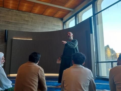 Rumi dan Syams Tabrizi dalam Monolog di Rumah Sakit Chicago