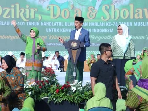 Momen Lucu Muslimat NU Bersama Presiden Jokowi: Menghafal Pancasila hingga Upaya Cegah Stunting