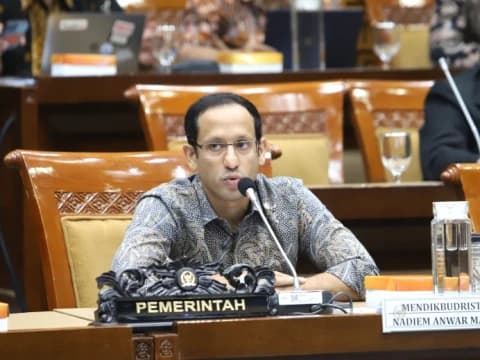 Nadiem Makarim: Kenaikan UKT yang Tak Masuk Akal Akan Kami Hentikan