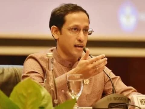 Mendikbud Tegaskan Guru Bakal Terus Terima Tunjangan Profesi