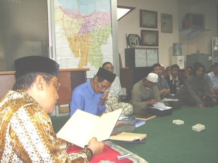 Menjadi Modern dengan Kitab Kuning