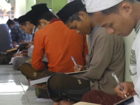 Adab Murid terhadap Guru Menurut Hadratussyekh KH Hasyim Asy'ari