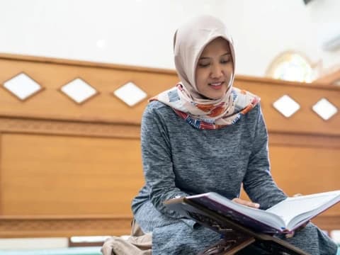 Tafsir Surat At-Takatsur Ayat 1-2: Penawar Hati yang Keras