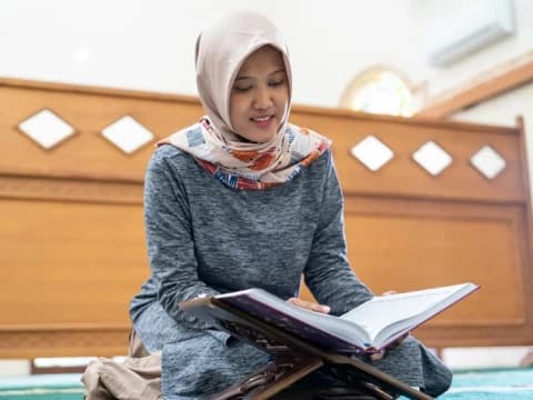 Khutbah Jumat Bahasa Jawa: Kautaman Maos Al-Quran ing Wulan Ramadhan