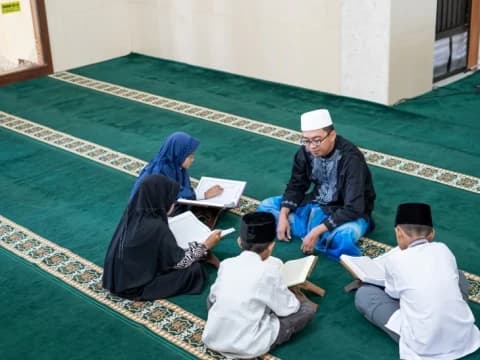 Hukum Mencium Tangan Non-Mahram: Tinjauan Fiqih Sentuhan Guru dan Murid Berbeda Jenis