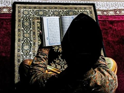 Khutbah Jumat Bahasa Sunda: Nuluykeun Kabiasaan Maca Al-Quran