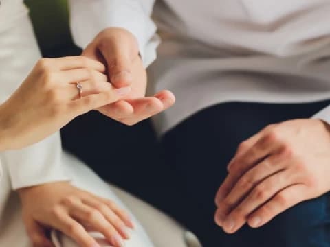 Mimpi Lamaran, Menikah, dan Bercerai: Apa Artinya?