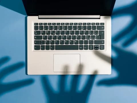 Hati-hati Menuduh Orang Lain Berzina, Ini Hukumannya dalam Islam